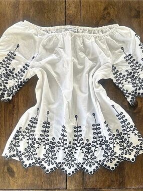 Studio West Embroidered Mini Dress in White & Blue Size Small